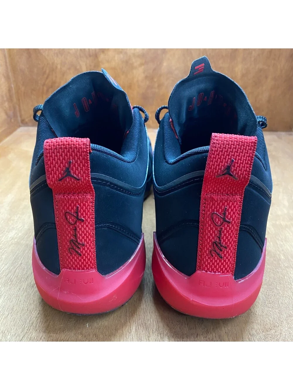 Nike Air Jordan XXXVII 37 Low Bred Shoes Mens 11.5 Black Red Sneakers DQ4122-007
